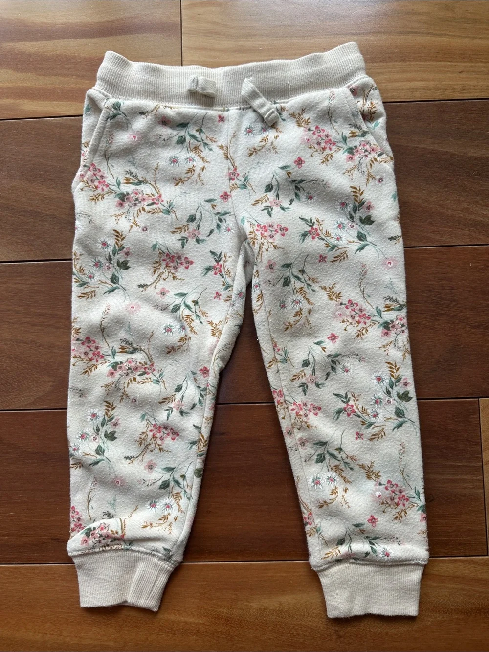 OshKosh B'gosh Cream Floral Girls' Set - Top & Jogger Pants 2T